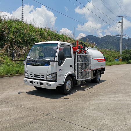 El principio de funcionamiento y las características del camión de limpieza de barandas FULONGMA